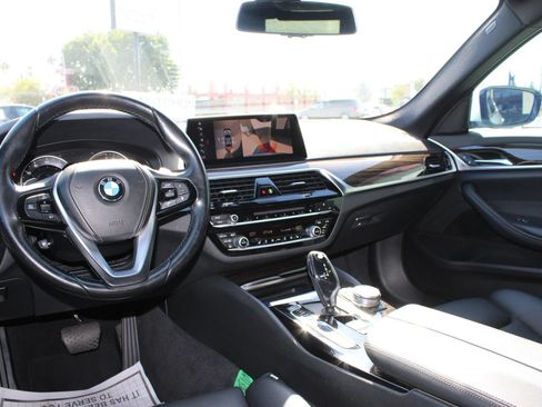 Used 2019 BMW 530e w/ Premium Package RWD image 13