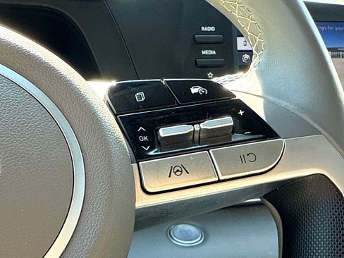 Certified 2025 Hyundai Elantra Sport image 27