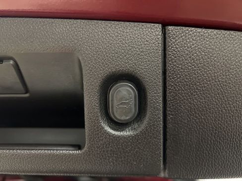 Used 2018 Cadillac Escalade ESV Premium Luxury image 7