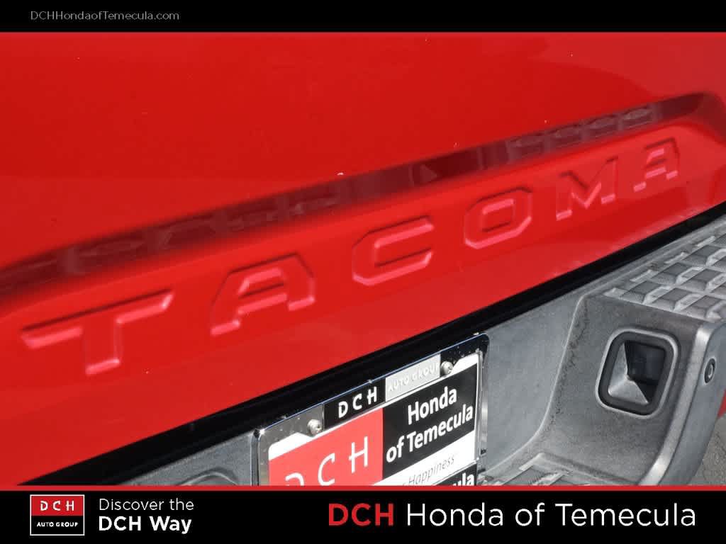 Used 2018 Toyota Tacoma TRD Off-Road w/ Technology Package AWD/4WD image 7