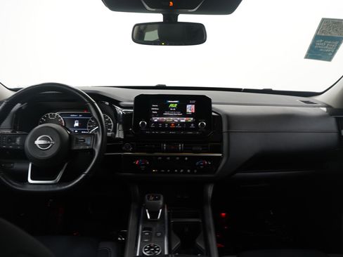 Used 2022 Nissan Pathfinder SV image 14