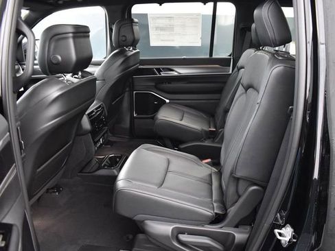 New 2026 Jeep Grand Wagoneer Limited AWD/4WD image 32