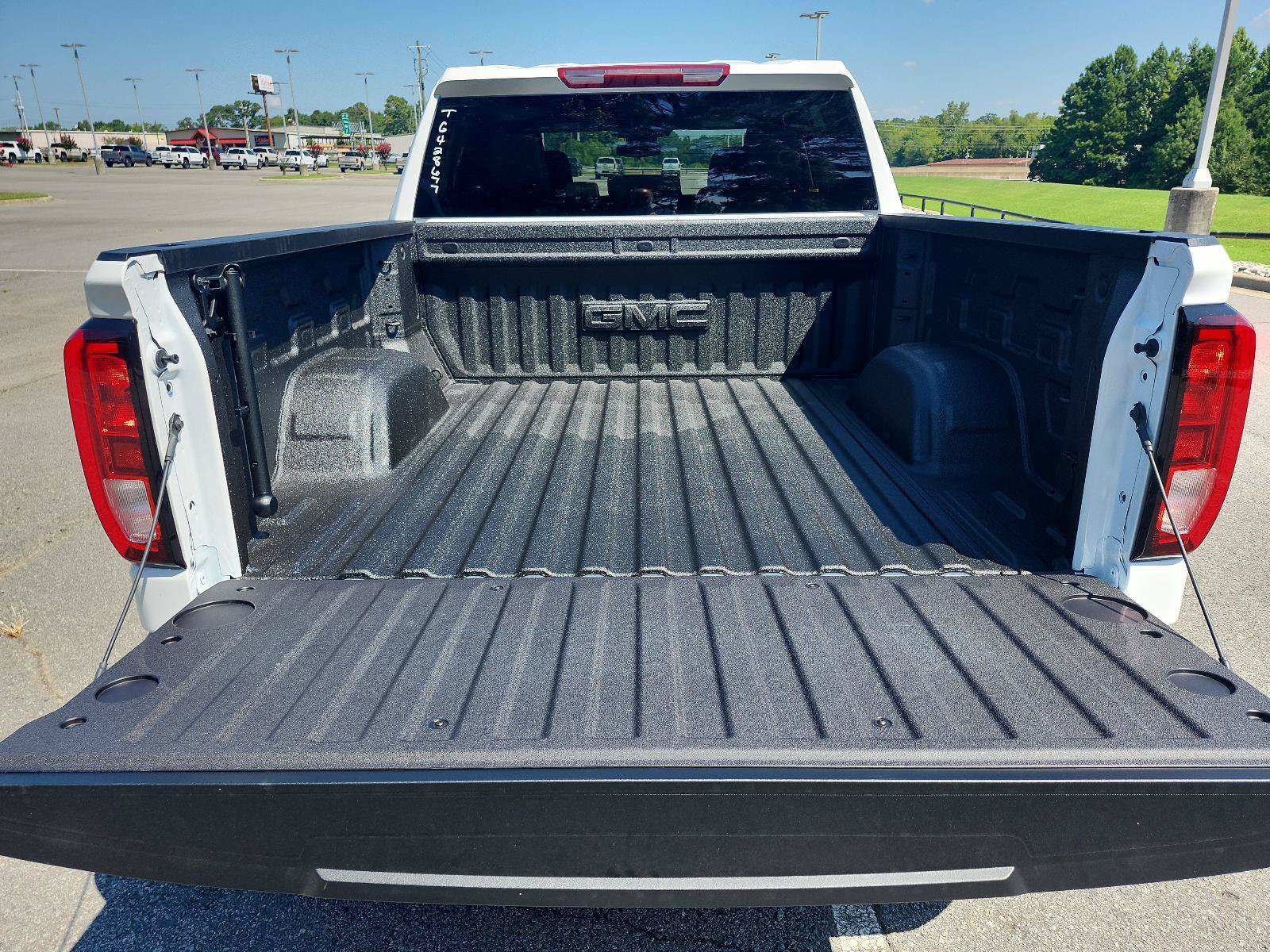 New 2026 GMC Sierra 1500 SLE AWD/4WD image 9