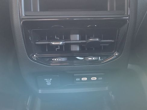 New 2026 Jeep Grand Cherokee Altitude image 14