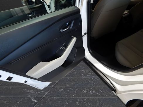 Used 2025 Honda Accord LX image 18