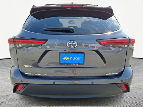 Used 2021 Toyota Highlander XLE image 6