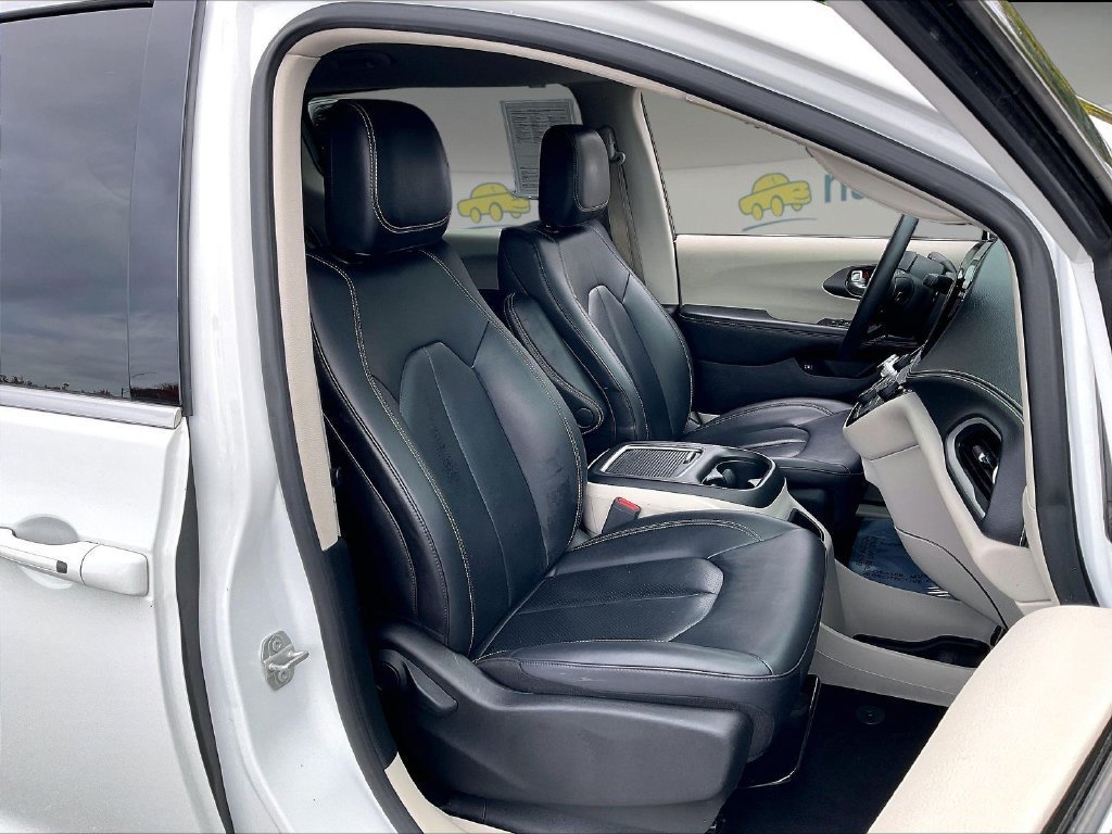 Used 2024 Chrysler Pacifica Limited FWD image 10