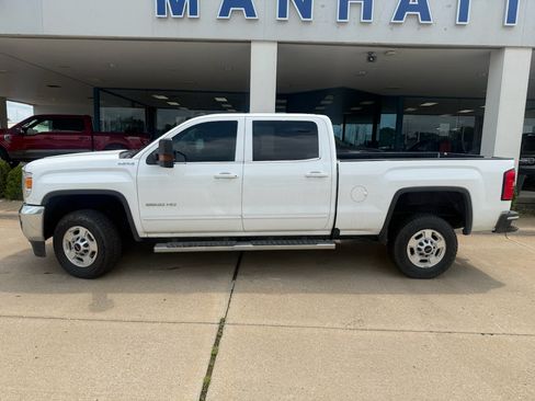Used 2017 GMC Sierra 2500 SLE w/ HD SLE Preferred Plus Package AWD/4WD image 13