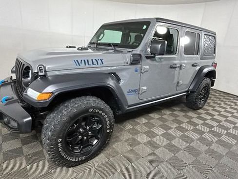 Used 2023 Jeep Wrangler Unlimited w/ Cold Weather Group AWD/4WD image 7