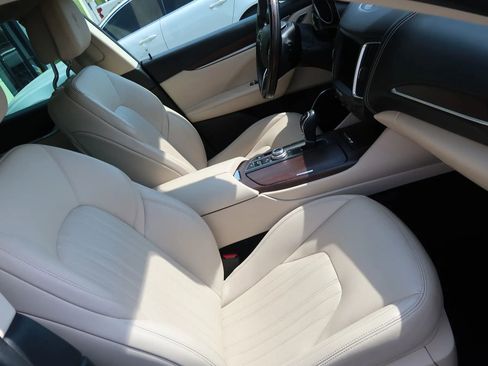 Used 2017 Maserati Levante w/ Luxury Package image 24