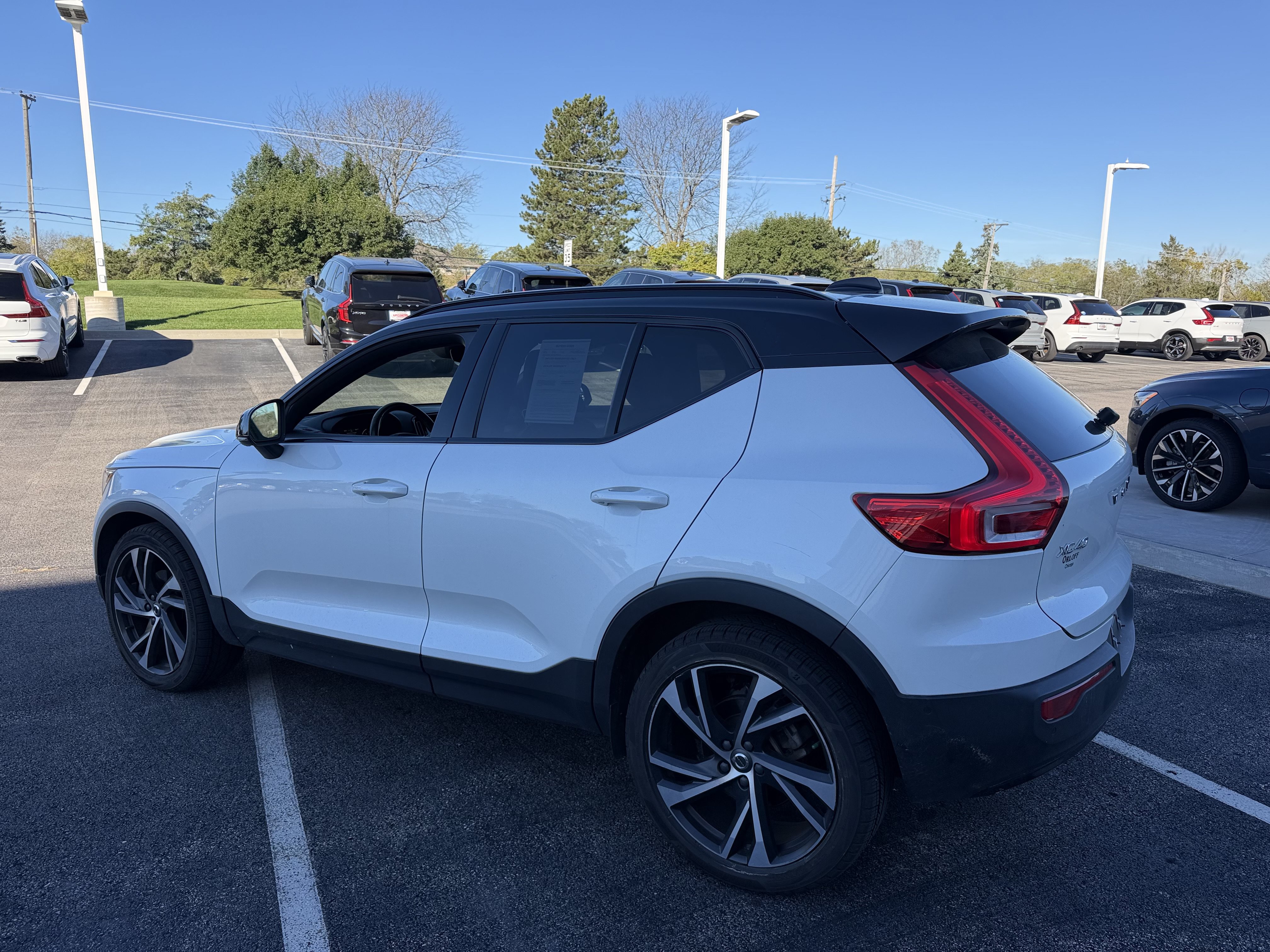 Used 2021 Volvo XC40 T5 R-Design w/ Protection Package AWD/4WD image 5