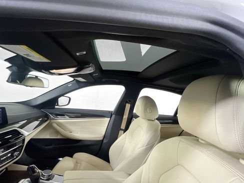 Used 2020 BMW 530i xDrive image 21