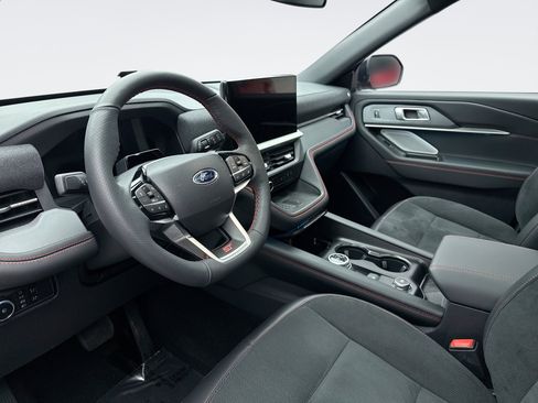 Used 2025 Ford Explorer ST image 10