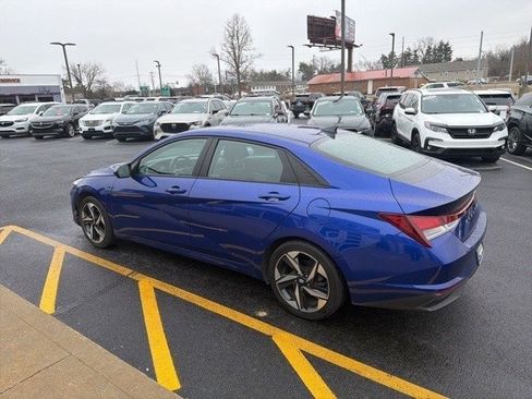 Used 2023 Hyundai Elantra SEL w/ Convenience Package image 11