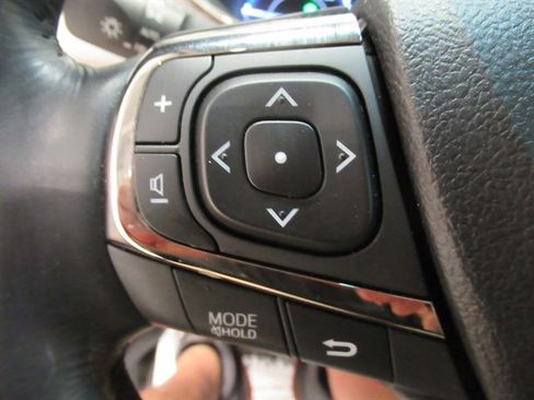 Used 2017 Toyota Avalon Limited image 23