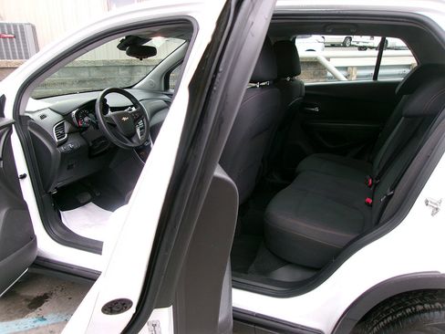 Used 2017 Chevrolet Trax LS w/ LPO, Protection Package image 12