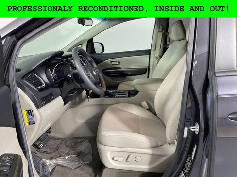 Used 2019 Kia Sedona LX image 7