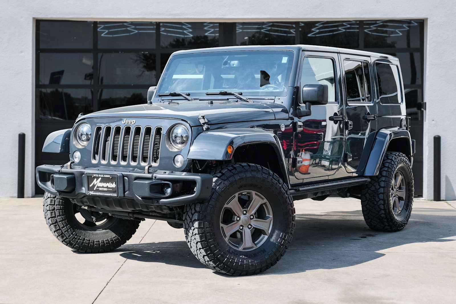 Used 2018 Jeep Wrangler Unlimited Sport AWD/4WD image 1