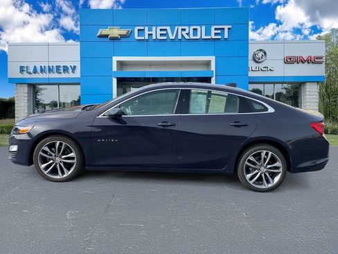 Used 2025 Chevrolet Malibu LT FWD image 2