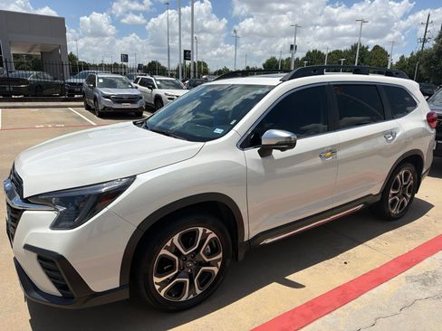 Used 2023 Subaru Ascent Touring AWD/4WD image 1