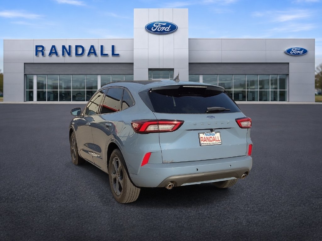 Used 2023 Ford Escape ST-Line w/ Tech Pack #1 FWD image 4