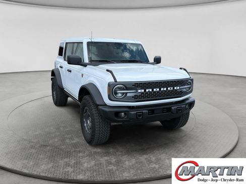 Used 2025 Ford Bronco Badlands w/ Sasquatch Package AWD/4WD image 3