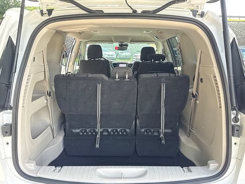 Used 2023 Chrysler Voyager LX FWD image 13