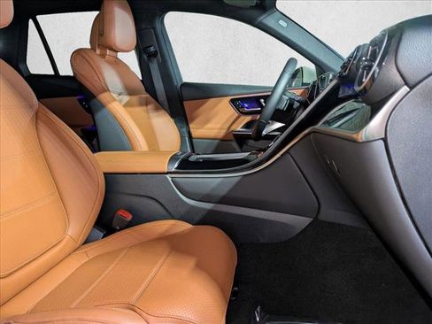 Certified 2025 Mercedes-Benz GLC 300 image 22
