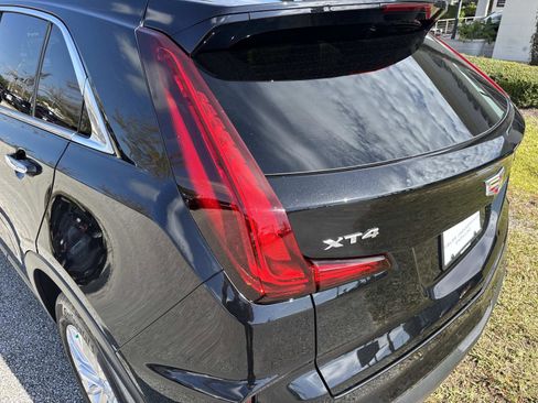 Used 2024 Cadillac XT4 Luxury image 11