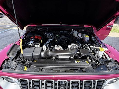 Used 2024 Jeep Wrangler Unlimited Sahara w/ Technology Group AWD/4WD image 48