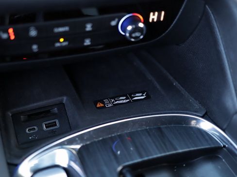 Used 2023 Buick Enclave Essence w/ Trailering Package, 5000 lbs. image 17