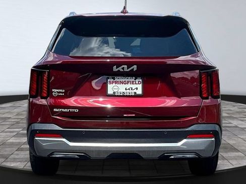 Used 2025 Kia Sorento S w/ Panoramic Sunroof Package FWD image 5