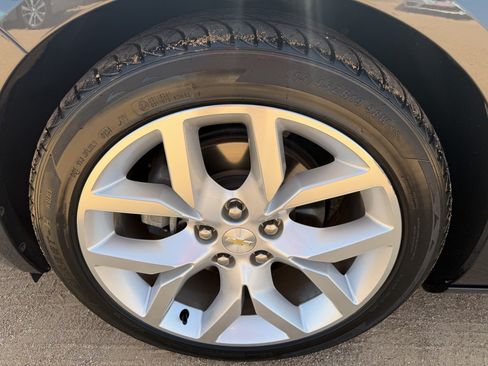 Used 2015 Chevrolet Impala LTZ FWD image 12