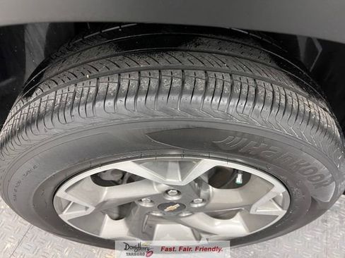 Used 2025 Chevrolet Trax LT image 16