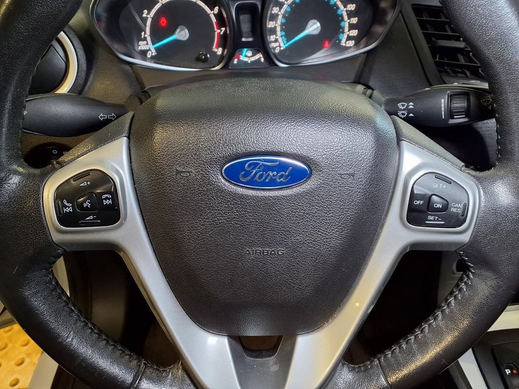 Used 2015 Ford Fiesta SE FWD image 29