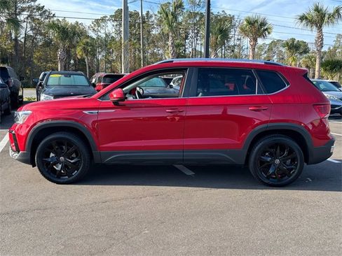 Used 2022 Volkswagen Taos SE image 3