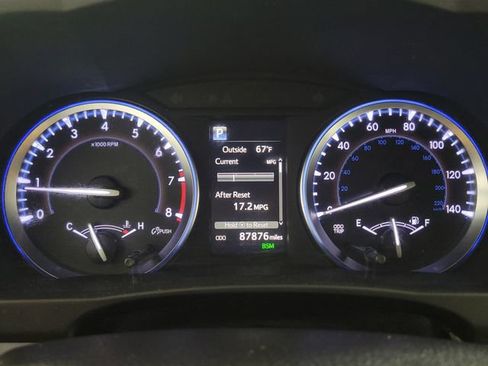 Used 2019 Toyota Highlander XLE image 22