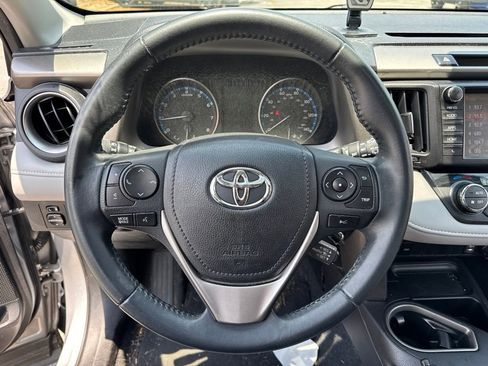 Used 2017 Toyota RAV4 XLE FWD image 14