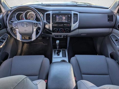 Used 2015 Toyota Tacoma PreRunner image 17