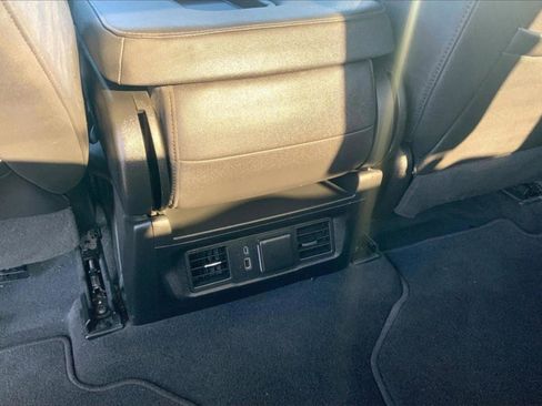 Used 2024 GMC Sierra 1500 SLT image 34