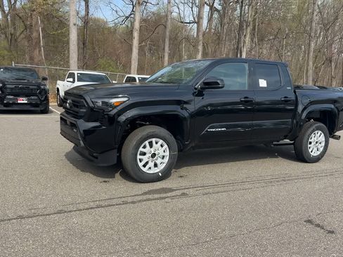 New 2026 Toyota Tacoma SR5 AWD/4WD image 4
