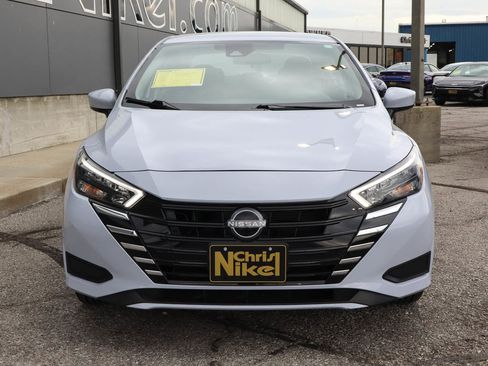 Used 2025 Nissan Versa SV FWD image 2