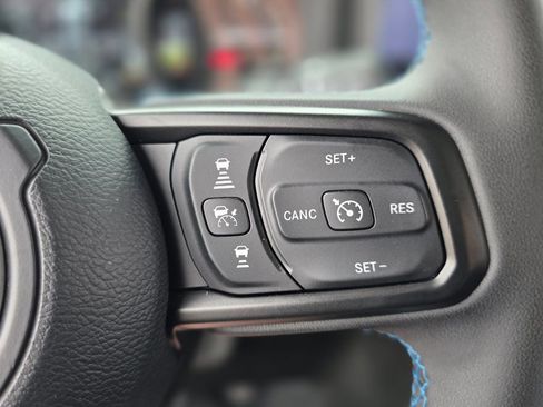 Used 2025 Jeep Wrangler Unlimited Rubicon 4xe w/ Safety Group AWD/4WD image 27