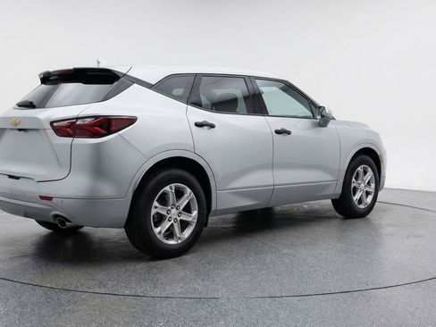 Used 2025 Chevrolet Blazer LT image 9