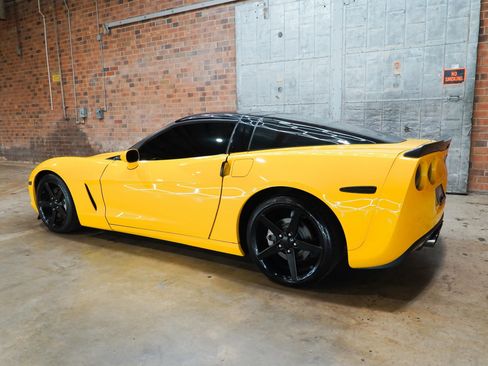 Used 2011 Chevrolet Corvette Coupe w/ Preferred Equipment Group RWD image 11