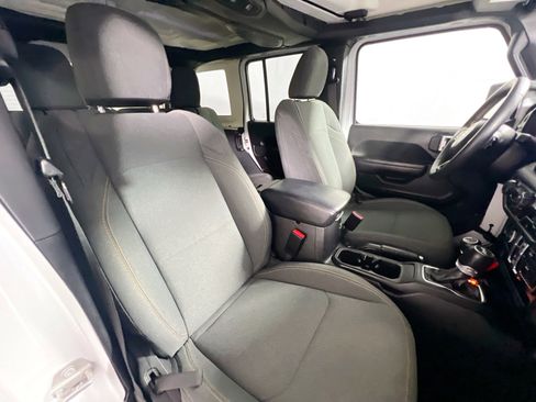 Used 2024 Jeep Wrangler Sport S image 30