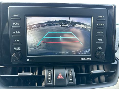 Used 2022 Toyota RAV4 XLE Premium image 16