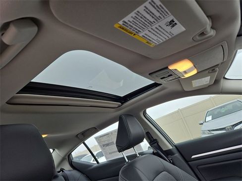 New 2025 Nissan Altima 2.5 SL image 16