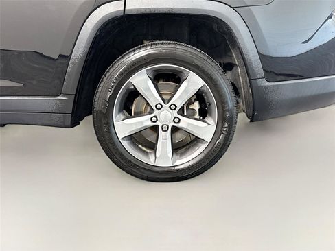 Used 2021 Jeep Grand Cherokee L Limited RWD image 14