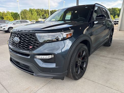 Certified 2024 Ford Explorer ST w/ Equipment Group 401A AWD/4WD image 3